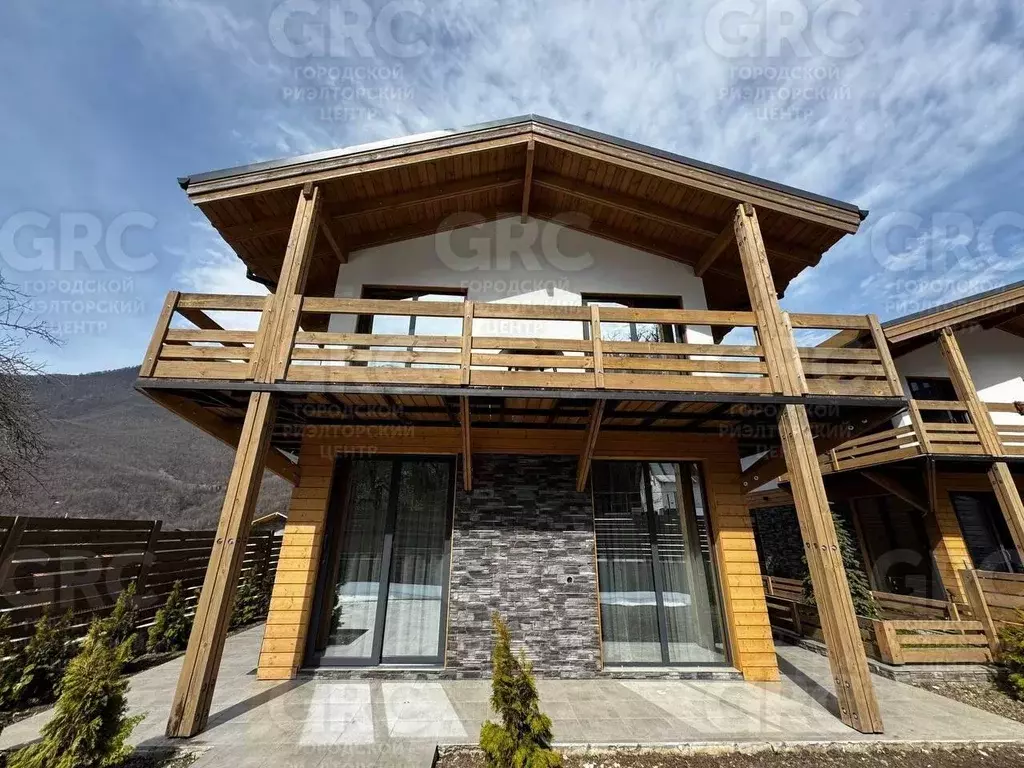 Дом в Краснодарский край, Сочи с. Эстосадок, ул. Дубравная (220 м) - Фото 1