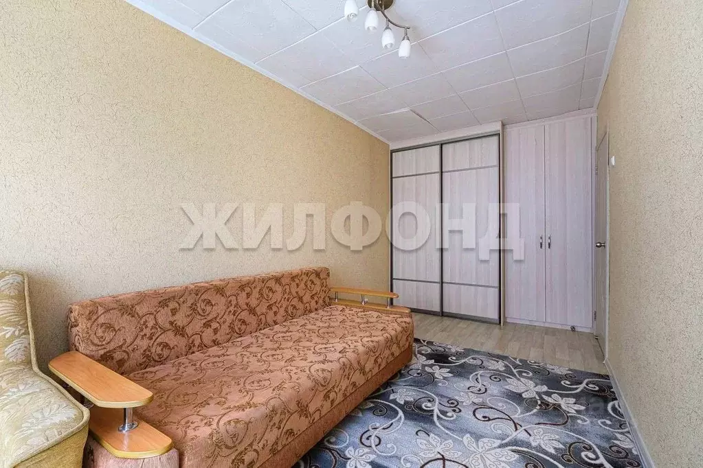 3-к кв. Новосибирская область, Новосибирск Ленинградская ул., 100 ... - Фото 1