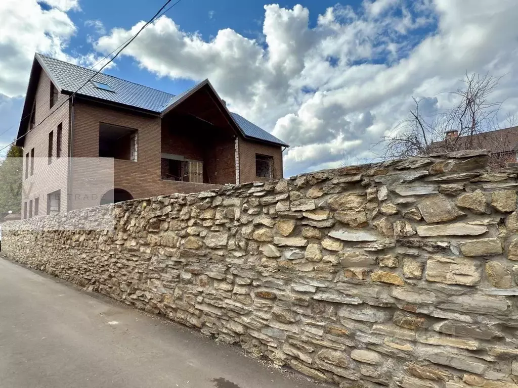Дом в Татарстан, Лаишевский район, д. Матюшино ул. Грибная (390 м) - Фото 1