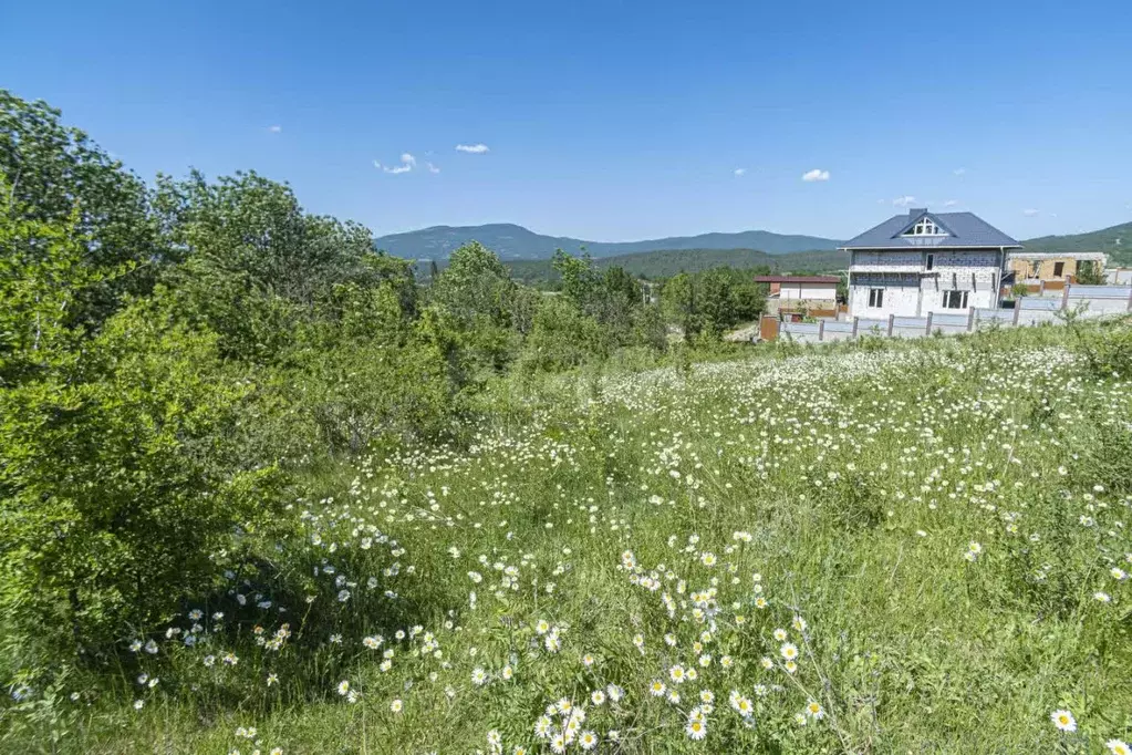 Участок в Крым, Бахчисарайский район, Голубинское с/пос, с. Соколиное ... - Фото 0