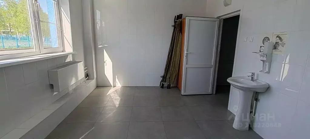 Помещение свободного назначения в Кемеровская область, Кемерово бул. ... - Фото 1