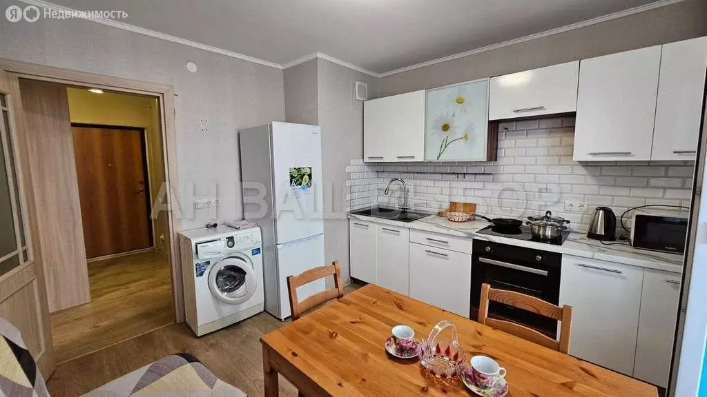 1-комнатная квартира: Тюмень, улица Андрея Бушуева, 6 (42.3 м) - Фото 1