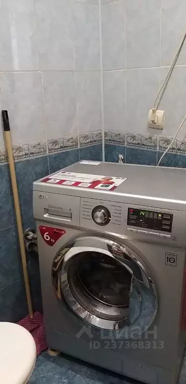 1-к кв. Тюменская область, Тюмень ул. Домостроителей, 36 (35.0 м) - Фото 1