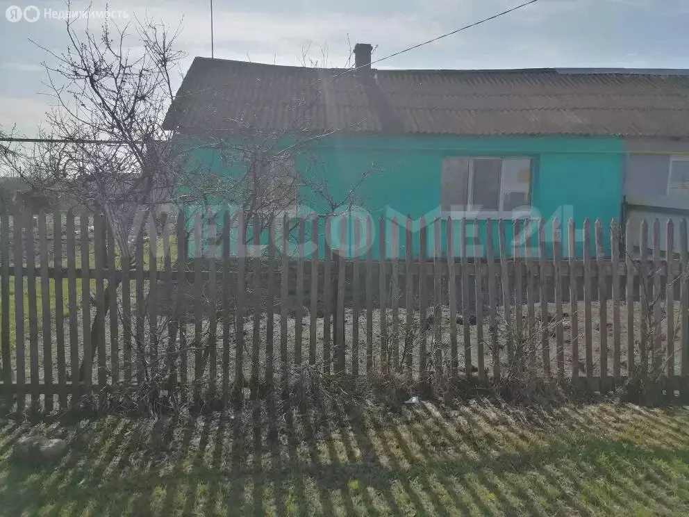 Дом в село Сплавнуха, Совхозная улица, 33/1 (50 м) - Фото 1