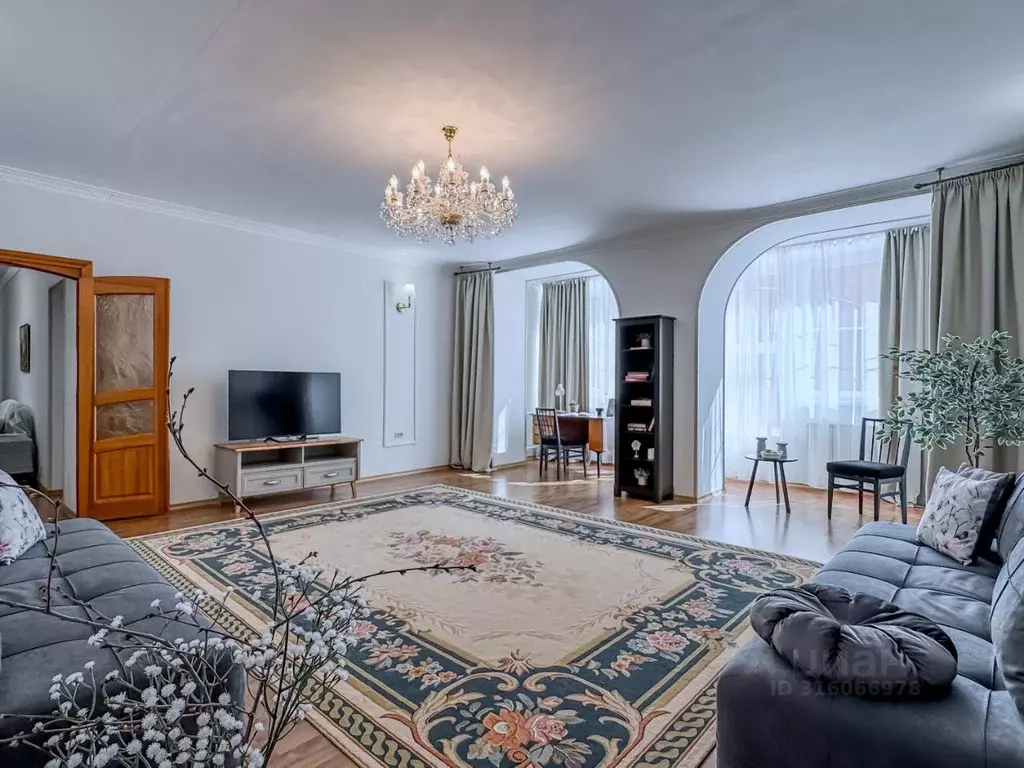 2-к кв. Астраханская область, Астрахань Березовский пер., 12 (96.0 м) - Фото 0