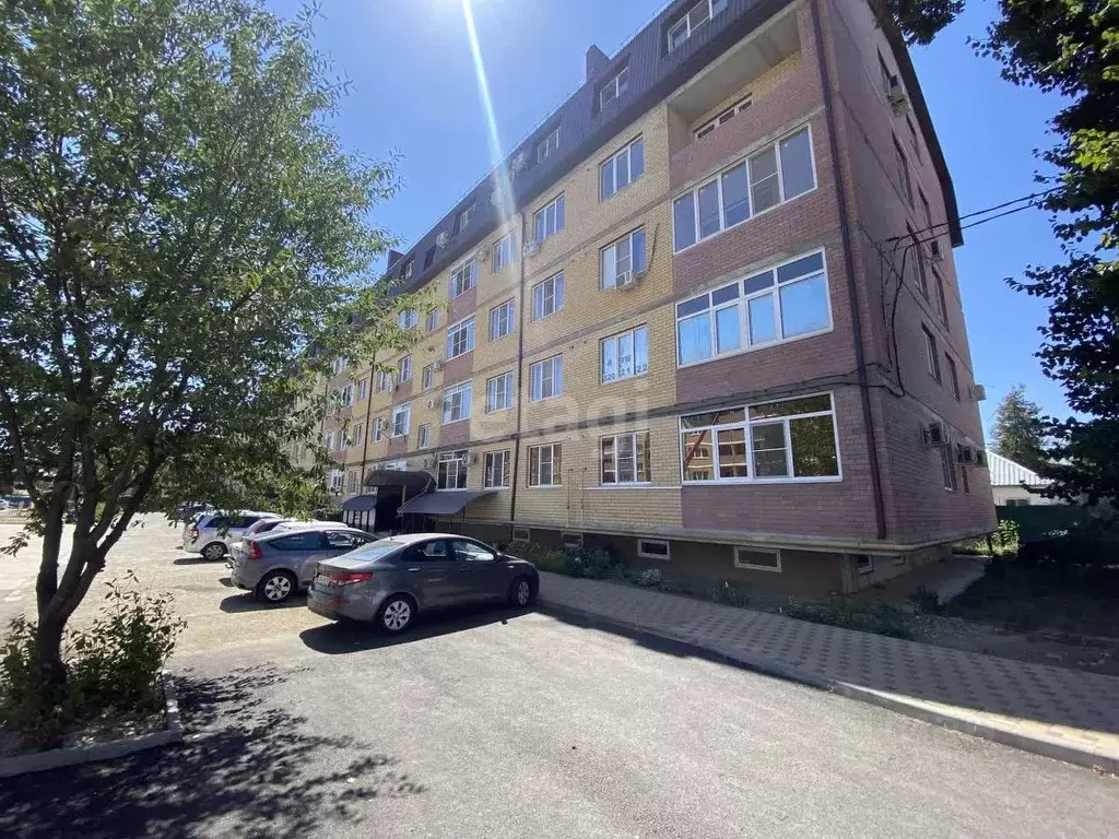 2-к кв. Краснодарский край, Горячий Ключ ул. Кириченко, 7 (59.0 м) - Фото 0