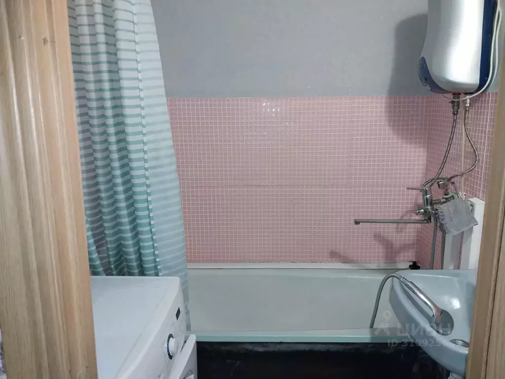 2-к кв. Ханты-Мансийский АО, Лянтор Сургутский район, 4-й мкр, 16 ... - Фото 2