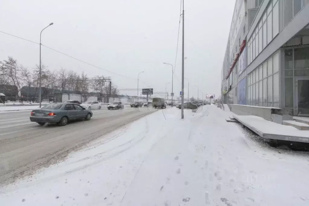 Помещение свободного назначения в Тюменская область, Тюмень ул. 50 лет ... - Фото 1
