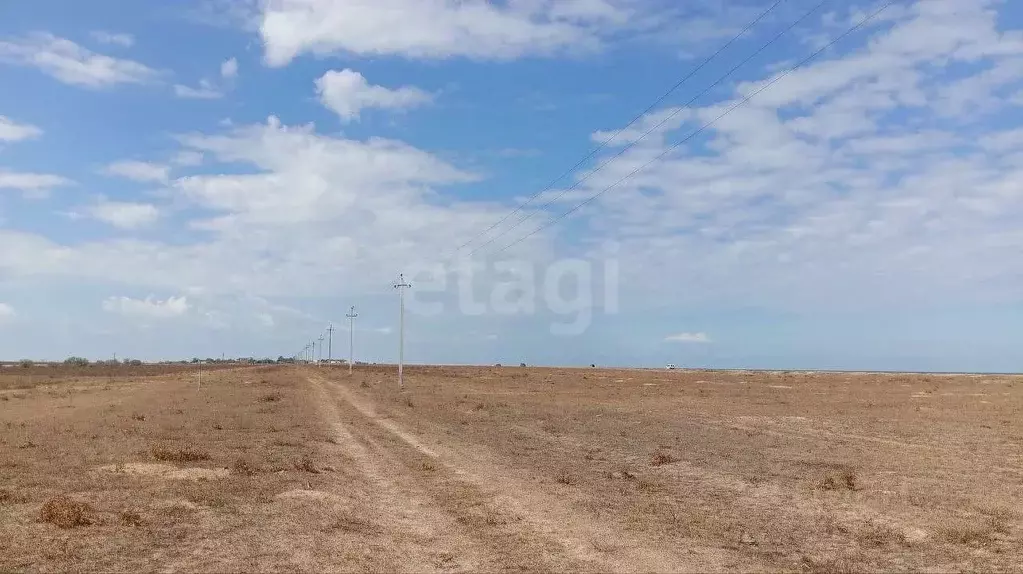 Участок в Крым, Ленинский район, Семисотское с/пос, с. Соляное ул. ... - Фото 1