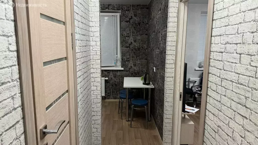 1-комнатная квартира: Волгоград, улица Гаря Хохолова, 13 (30 м) - Фото 0