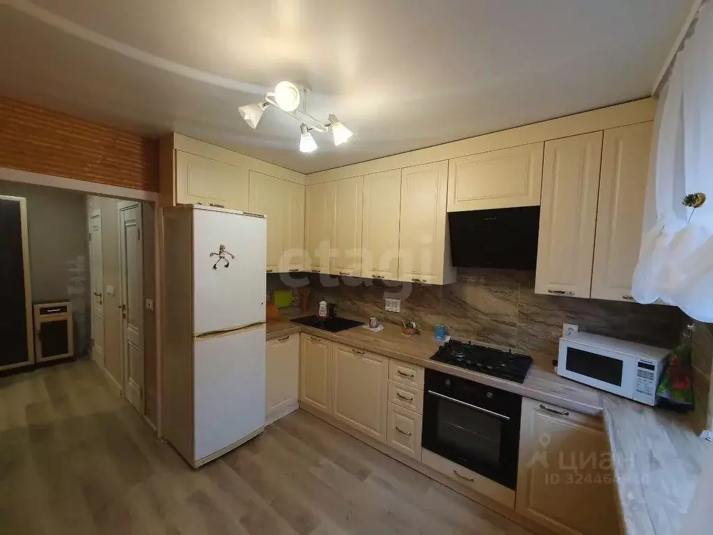 2-к кв. Калужская область, Бабынинский муниципальный округ, Воротынск ... - Фото 1