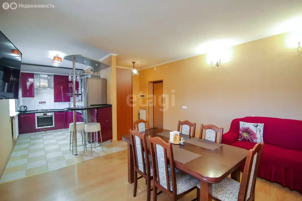 3-комнатная квартира: Калининград, улица Виктора Гакуна, 8 (107.3 м) - Фото 0
