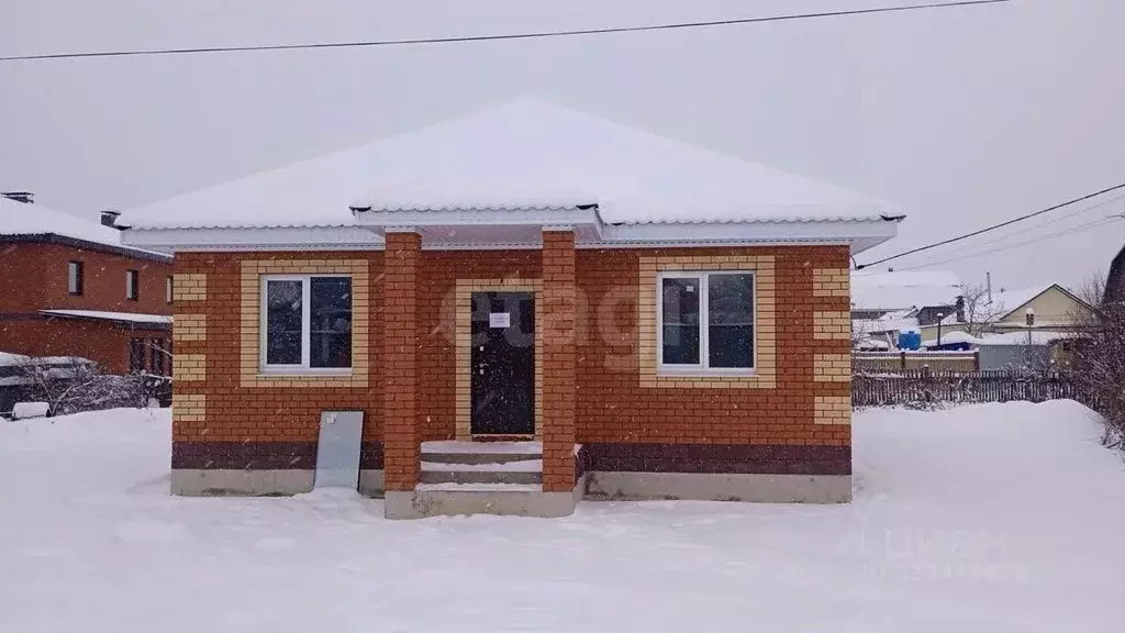 Дом в Башкортостан, Уфимский район, Зубовский сельсовет, с. Зубово ул. ... - Фото 1