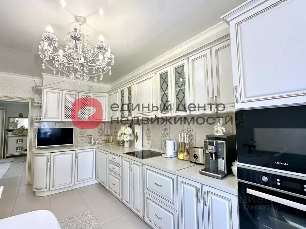 3-к кв. Тюменская область, Тюмень ул. Мельникайте, 2к9 (79.9 м) - Фото 1