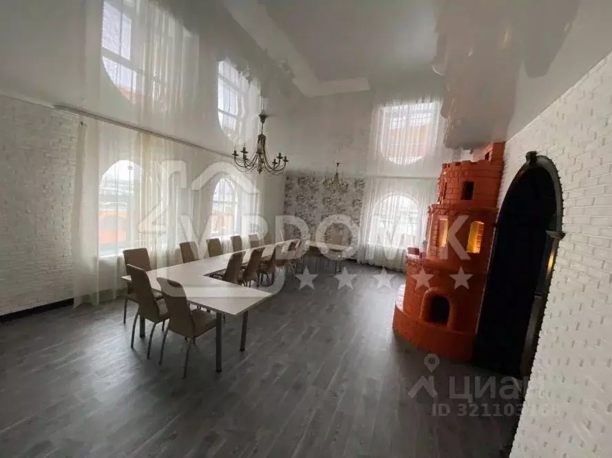 Дом в Новосибирская область, Обь ул. Дорожников (700 м) - Фото 0