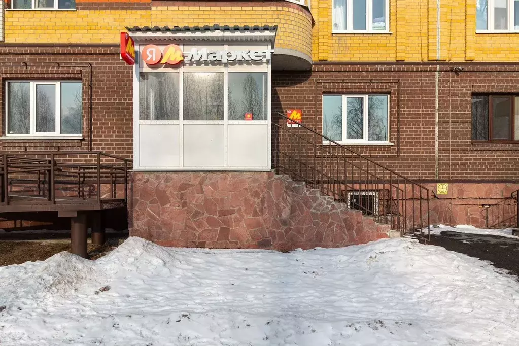Торговая площадь в Тюменская область, Тюмень Малая Боровская ул., 28к1 ... - Фото 0
