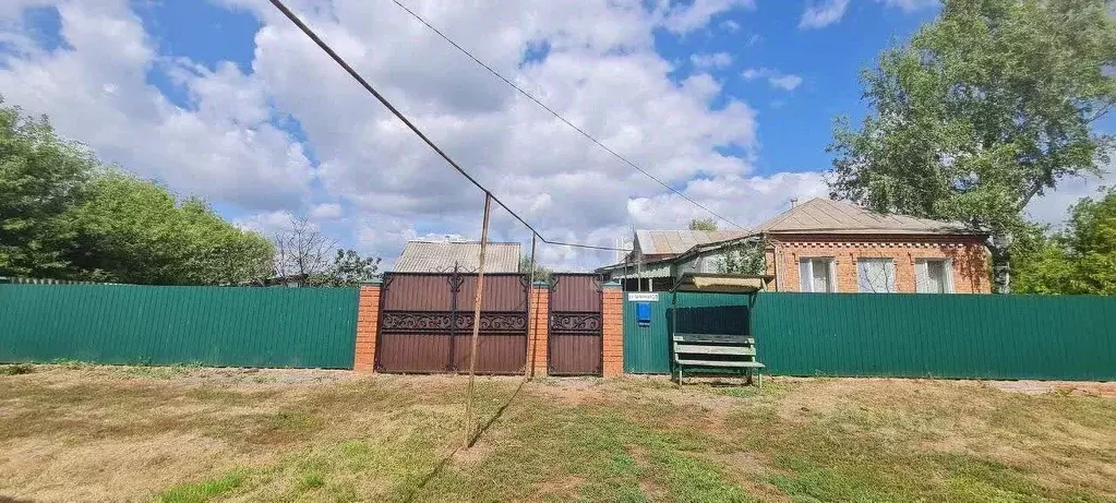 Дом в Белгородская область, Новооскольский муниципальный округ, с. ... - Фото 1