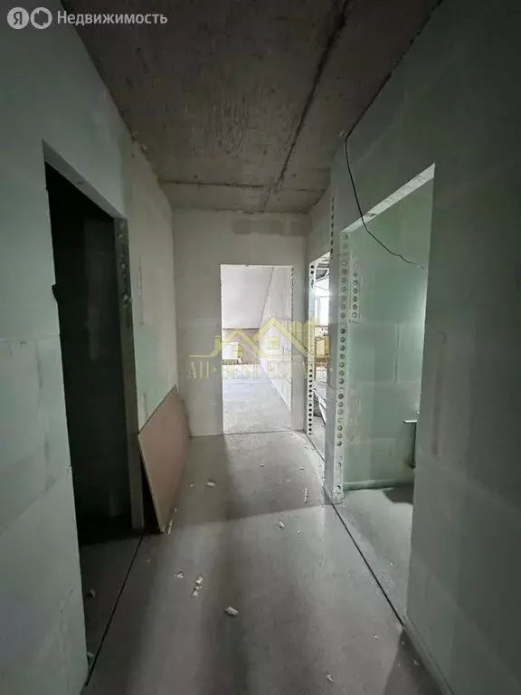 2-комнатная квартира: Владикавказ, улица Шамиля Джикаева, 10 (92.2 м) - Фото 2