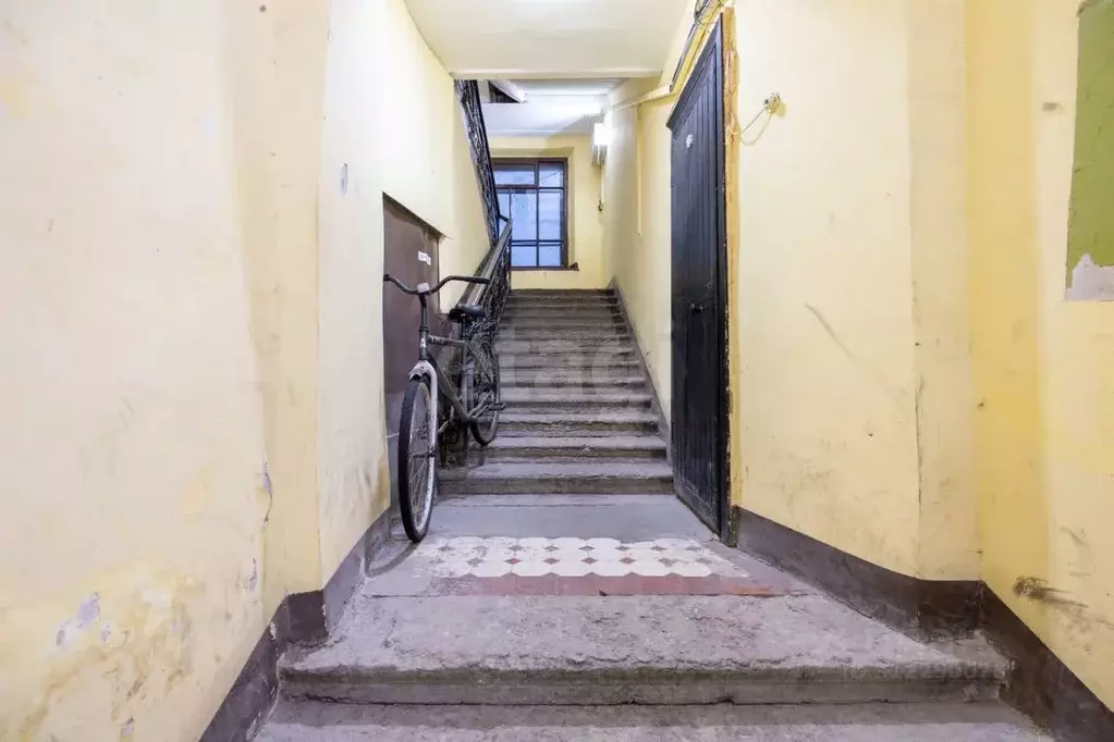 Комната Санкт-Петербург 8-я Советская ул., 32 (12.0 м) - Фото 1