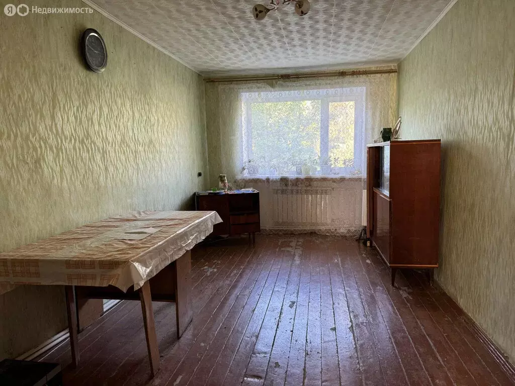 3-комнатная квартира: село Елшанка, посёлок Газовиков, улица ... - Фото 0