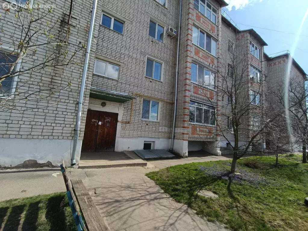 3-комнатная квартира: Стародуб, Красная площадь, 4 (74.2 м) - Фото 1