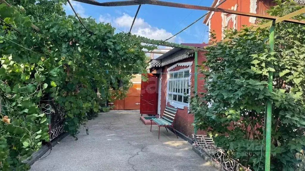 Дом в Крым, Сакский район, Ромашкинское с/пос, с. Колоски ул. Сергея ... - Фото 1