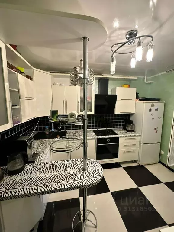 3-к кв. Курская область, Курск ул. Каширцева, 4 (90.0 м) - Фото 1