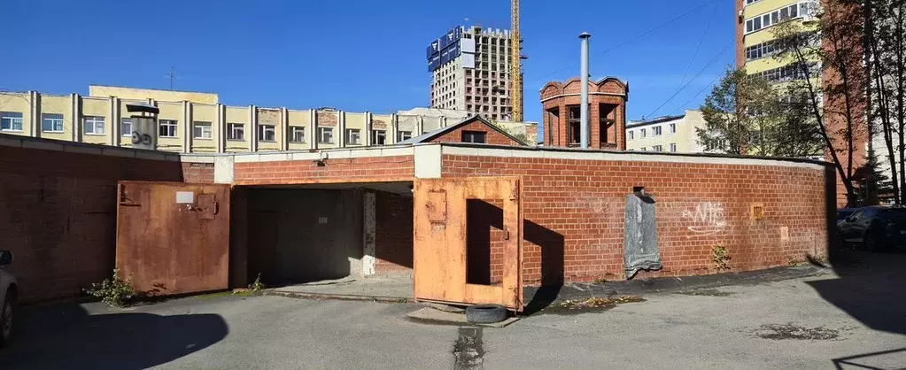 Гараж в Свердловская область, Екатеринбург ул. Сони Морозовой, 190 (17 ... - Фото 1