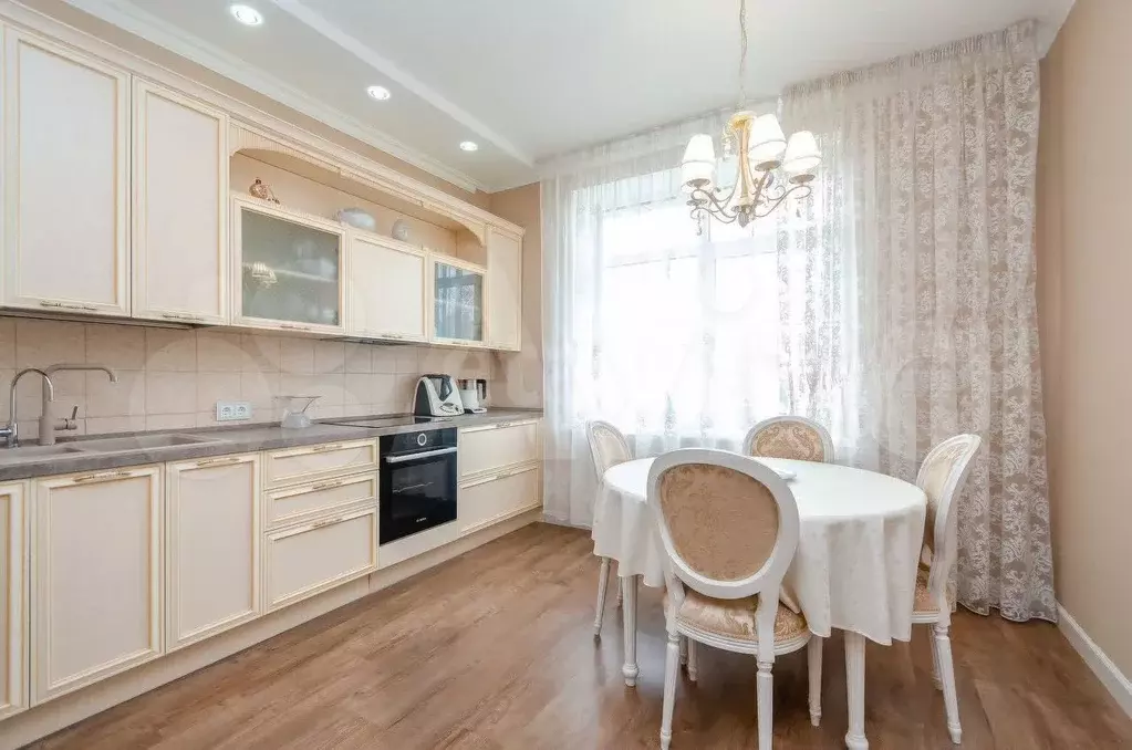 2-к. квартира, 84 м, 4/9 эт. - Фото 0