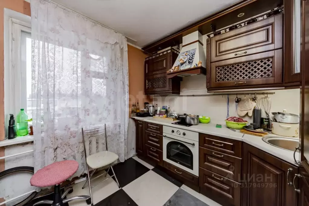 2-к кв. Тюменская область, Тюмень 6-й мкр, ул. Валерии Гнаровской, 10 ... - Фото 0