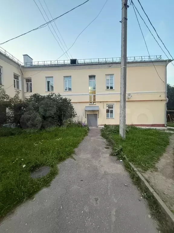 Комната 20 м в 4-к., 2/2 эт. - Фото 0