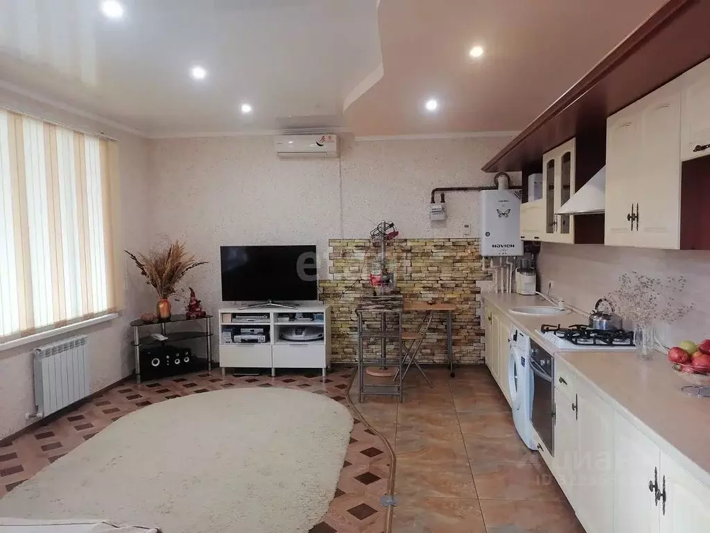 Дом в Адыгея, Тахтамукайский район, Старобжегокайское с/пос, Новая ... - Фото 1