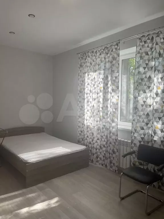 Комната 17 м в 3-к., 2/4 эт. - Фото 0
