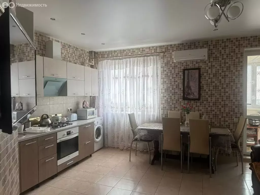 2-комнатная квартира: Алушта, Красноармейская улица, 15 (44 м) - Фото 1