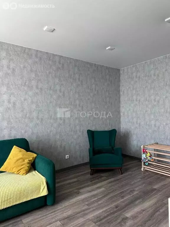 3-комнатная квартира: Барнаул, Взлётная улица, 115 (80.8 м) - Фото 1