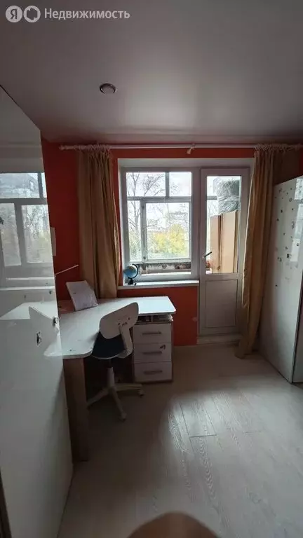 3-комнатная квартира: Екатеринбург, Июльская улица, 21 (58.4 м) - Фото 0