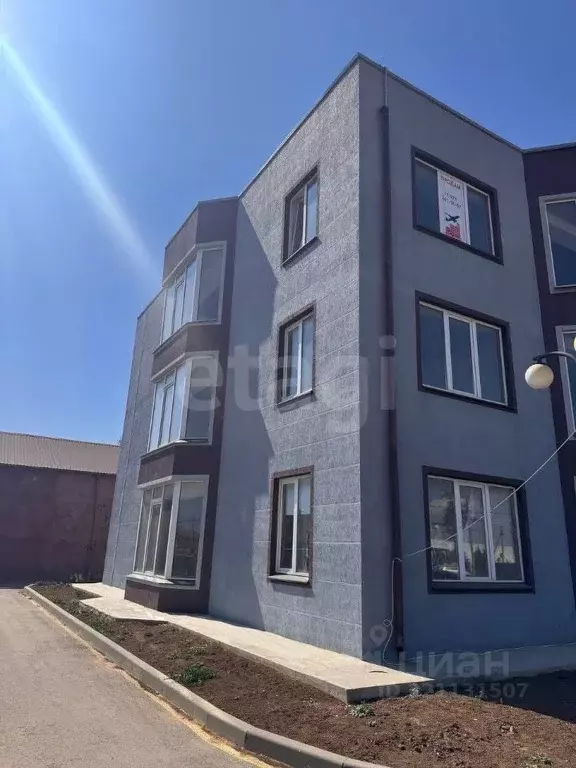 1-к кв. Крым, Сакский район, с. Штормовое ул. 60 лет Октября (46.5 м) - Фото 1