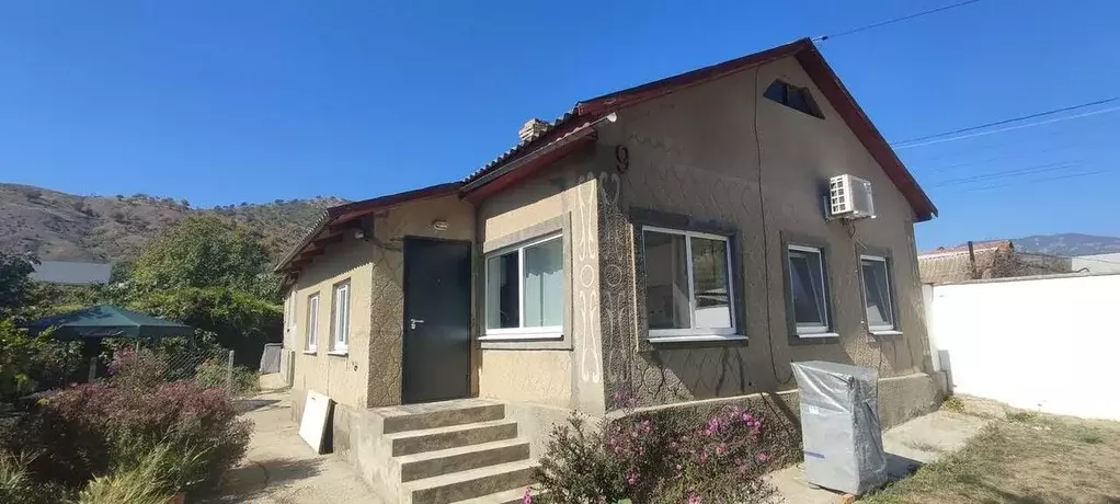 Дом в Крым, Алушта муниципальный округ, с. Приветное ул. Карла Маркса ... - Фото 1