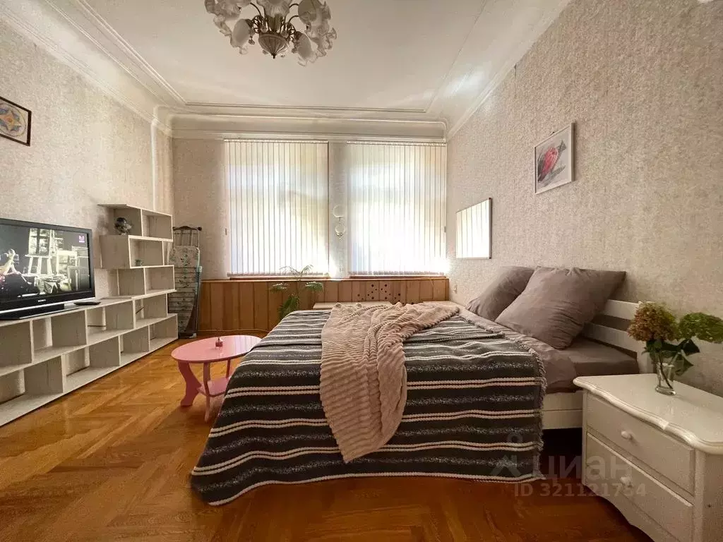 2-к кв. Приморский край, Владивосток ул. Арсеньева, 8 (65.0 м) - Фото 1