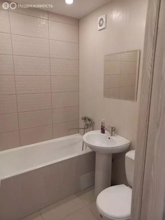 1-комнатная квартира: Омск, Иртышская набережная, 34 (31 м) - Фото 1