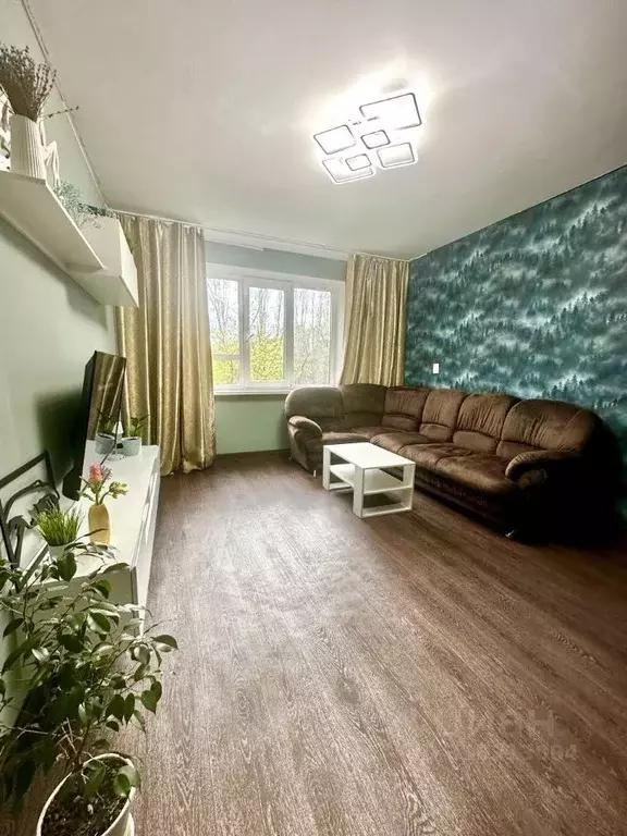 3-к кв. Волгоградская область, Волгоград ул. Космонавтов, 17 (64.4 м) - Фото 1