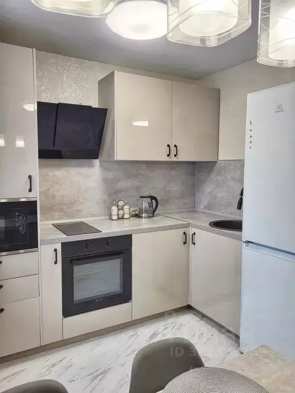 1-к кв. Тюменская область, Тюмень ул. Республики, 171 (32.0 м) - Фото 1