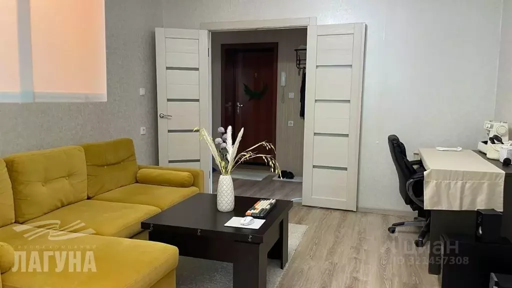 3-к кв. Томская область, Томск Киевская ул., 86г (58.1 м) - Фото 0