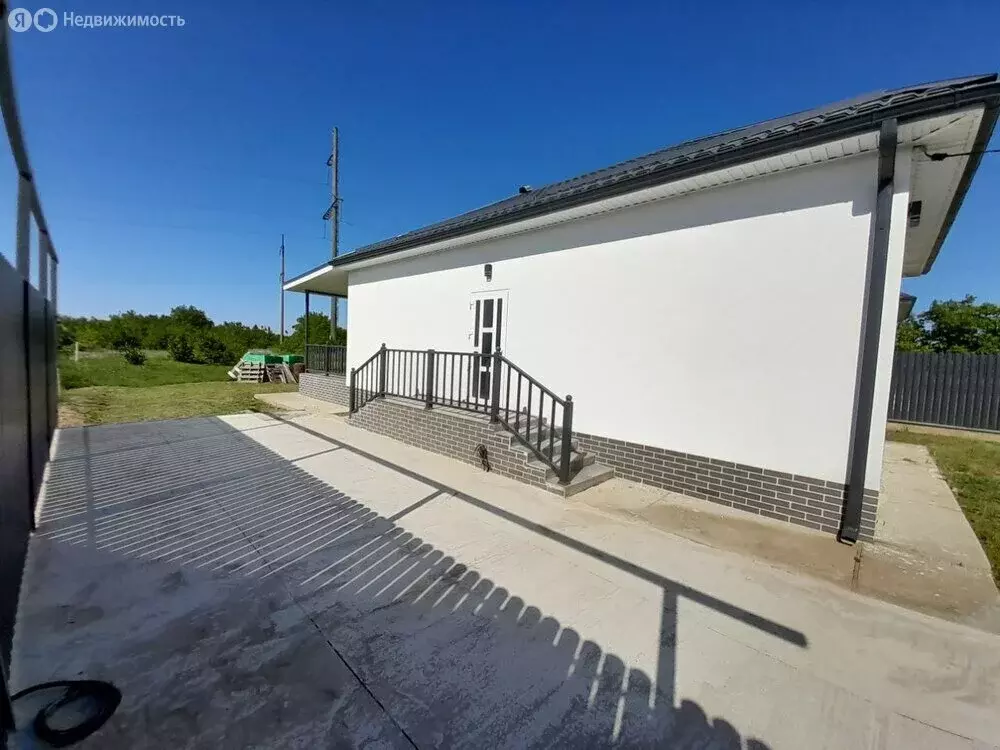 Дом в село Юровка, Солнечная улица, 8А (80 м) - Фото 1