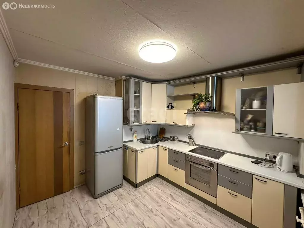 3-комнатная квартира: Петропавловск-Камчатский, улица Ларина, 11 (65.9 ... - Фото 1