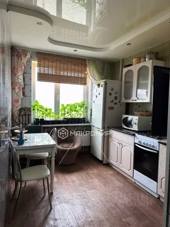 2-к кв. Пермский край, Губаха Октябрьский просп., 9 (48.6 м) - Фото 1