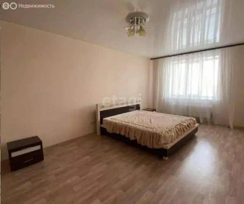 2-комнатная квартира: Омск, улица 25 лет Октября, 15 (72.2 м) - Фото 0