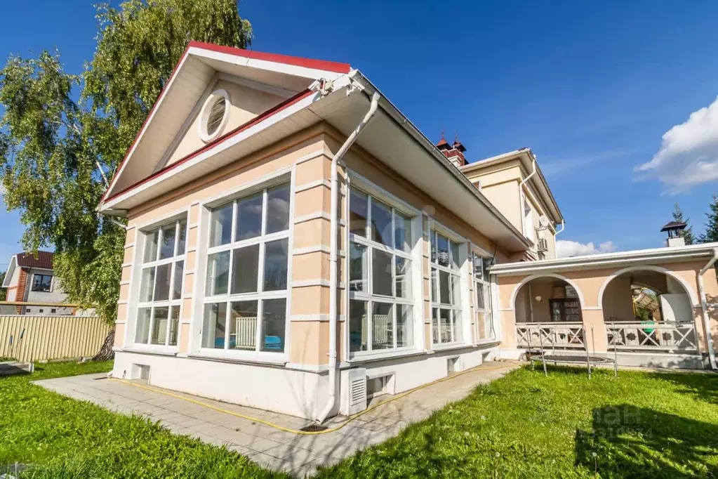 Дом в Челябинская область, Челябинск Нефритовая ул., 2 (338 м) - Фото 1