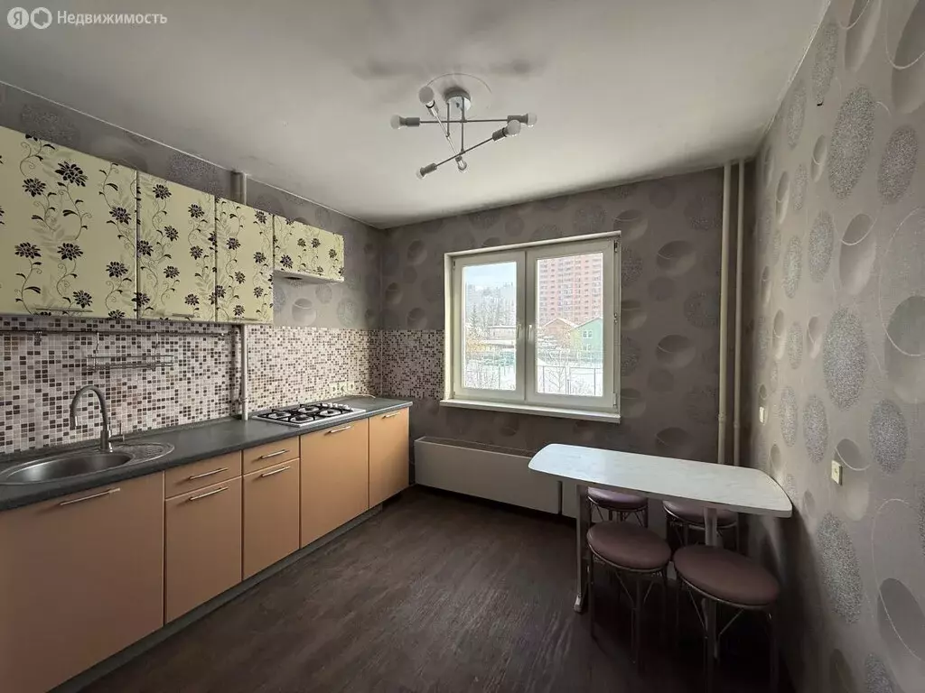 2-комнатная квартира: Берёзовский, Театральная улица, 2/4 (56.9 м) - Фото 1