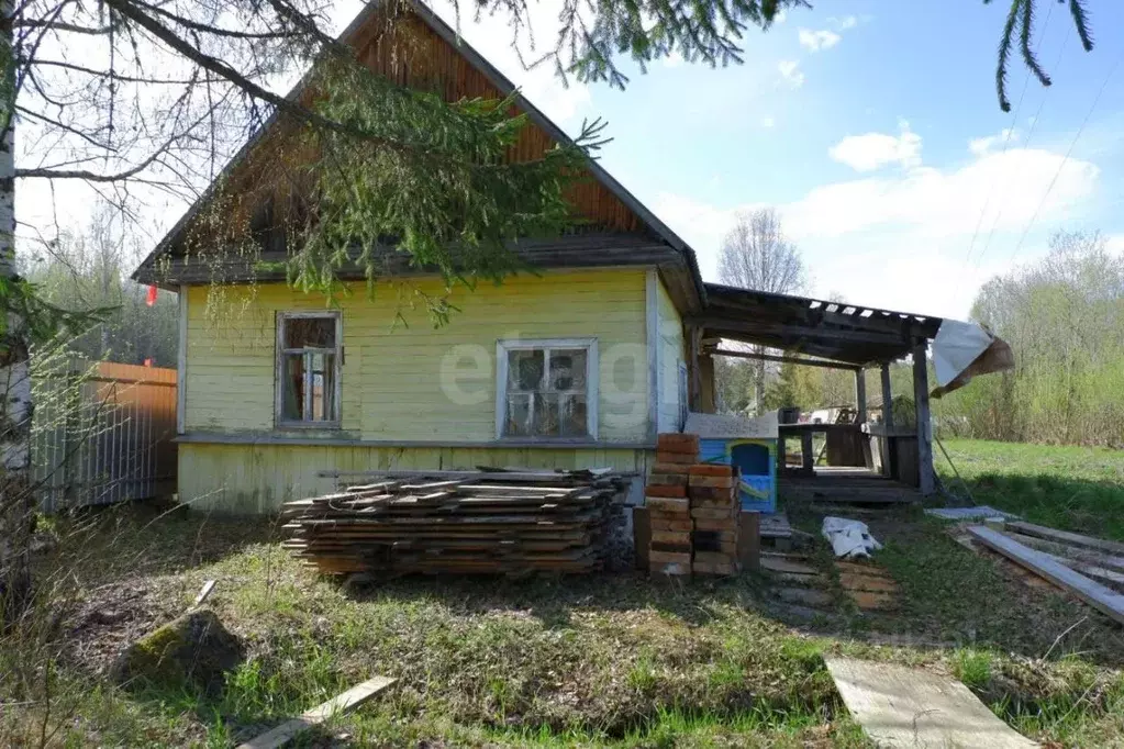 Дом в Архангельская область, Котласский муниципальный округ, Травники ... - Фото 0